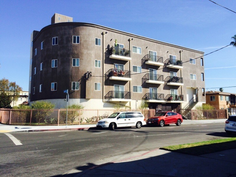 6900 Laurel Canyon Blvd Unit 203, Los Angeles, CA 91605