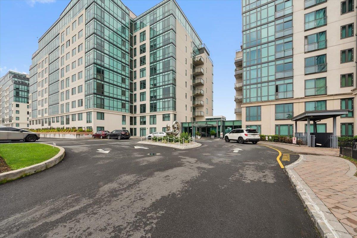 Foto principal - 701 Ridge Hill Boulevard