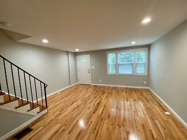 Photo - Charming 3 Bedroom/2 Bathroom in the heart... House