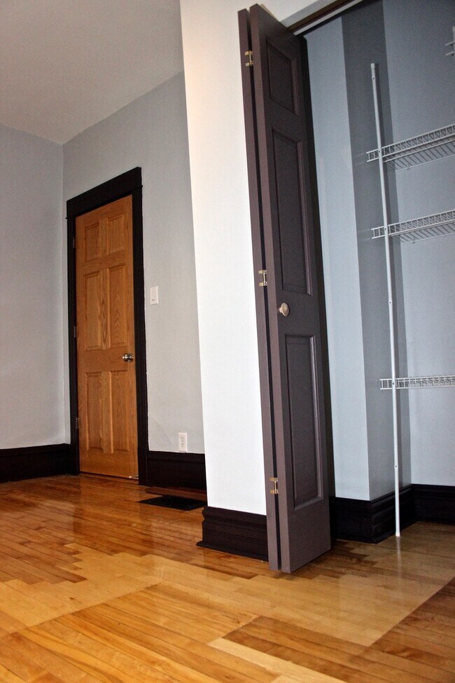 Building Photo - 2700 N Monticello Ave