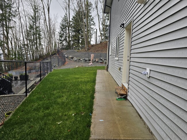 Photo du bâtiment - 8512 Forest Gate Dr