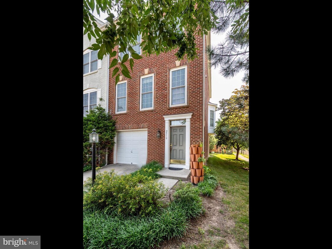 Primary Photo - 2510 Terra Cotta Cir