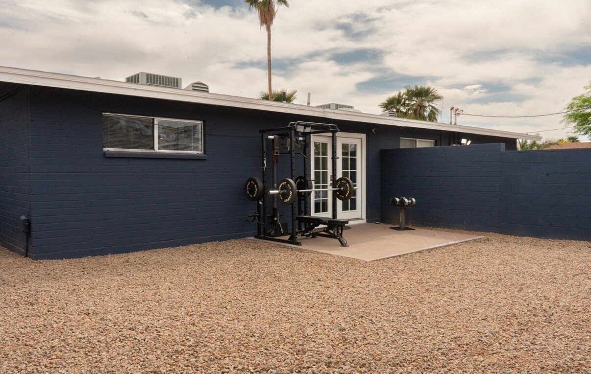 Foto principal - 1022 W 9th St