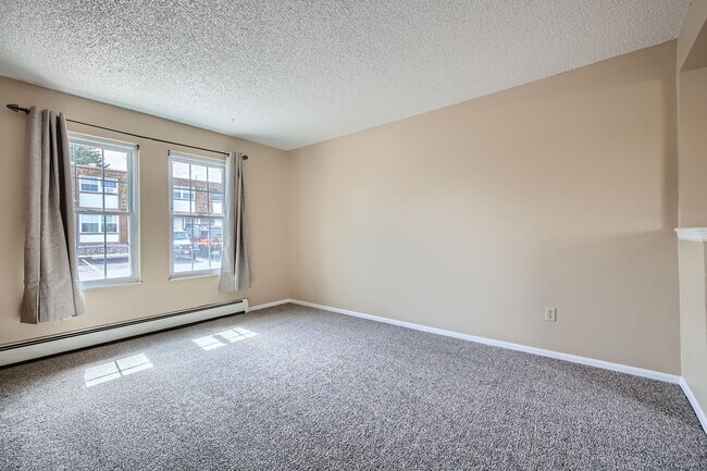 Foto del edificio - 1233 Willow Bend Cir