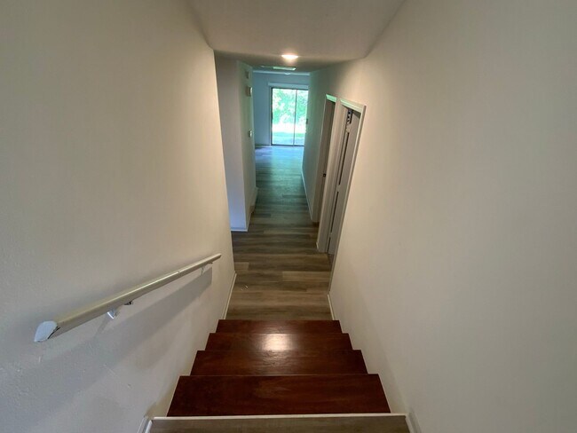 Foto del edificio - 441-441 N Shiloh Ave