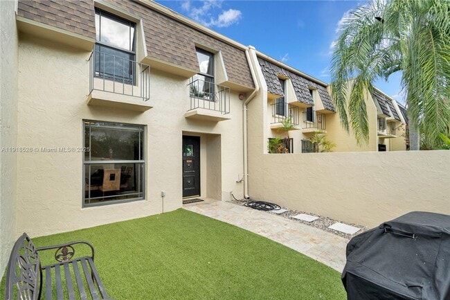 Building Photo - 9823 SW 93rd Ter