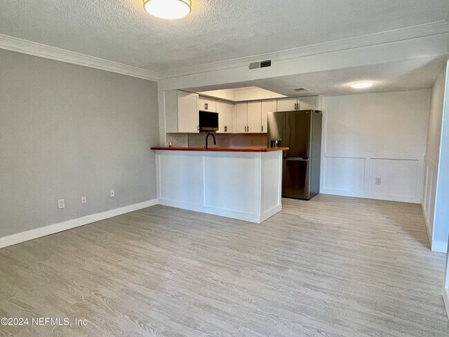 Foto del edificio - 100 Fairway Park Blvd