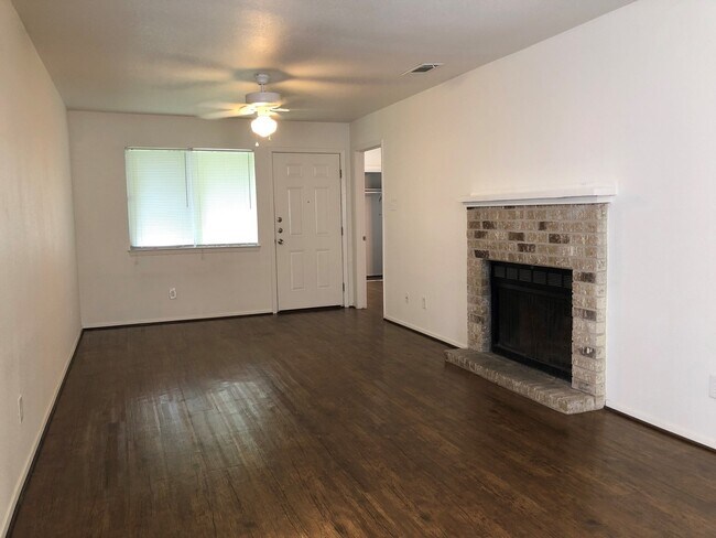 Building Photo - 3705EL