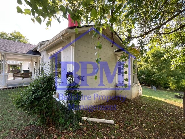 Building Photo - Charming 2-Bedroom Home in the Heart of Di...