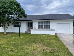 Building Photo - 17220 SW 93rd Ave