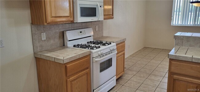 Building Photo - 1796 Wishing Well Ln