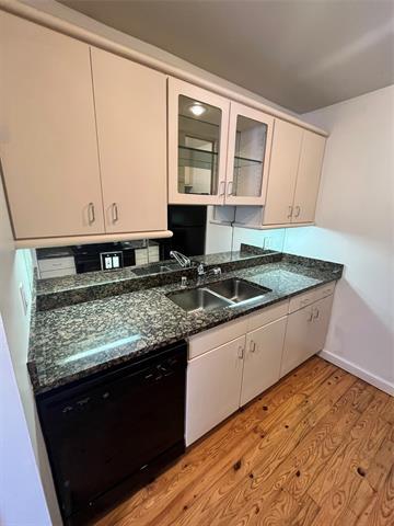 Foto del edificio - 4343 Travis St