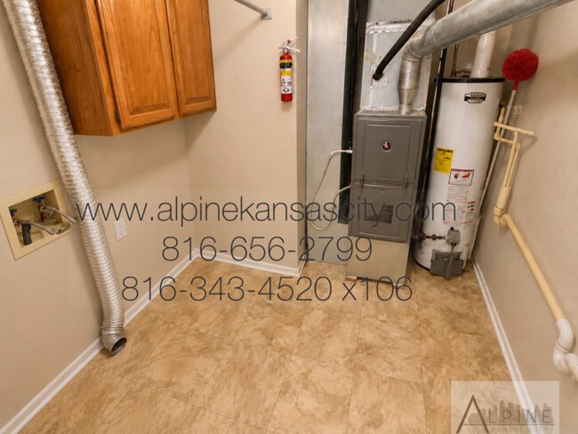 Foto del edificio - Grain Valley Duplex near Everything!