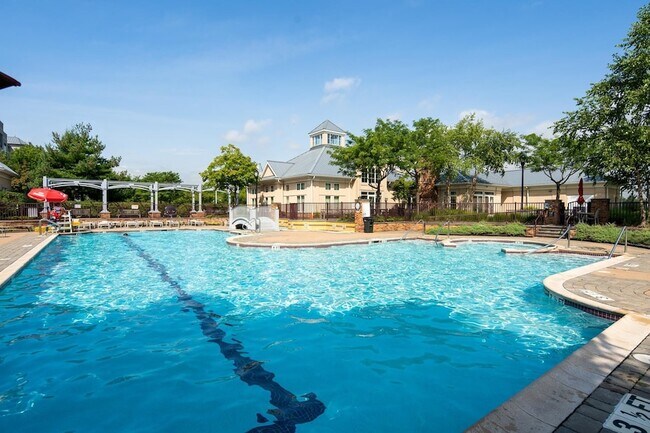 Foto del edificio - 205 Shearwater Ct W
