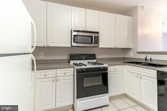 Foto del edificio - 2720 Bellforest Ct
