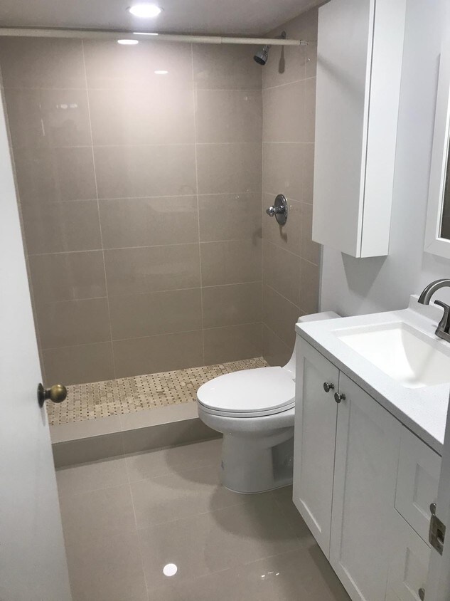 Foto principal - 8160 Geneva Ct