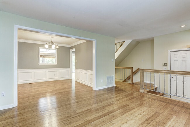 Building Photo - 2021 Hickory Hill Ln