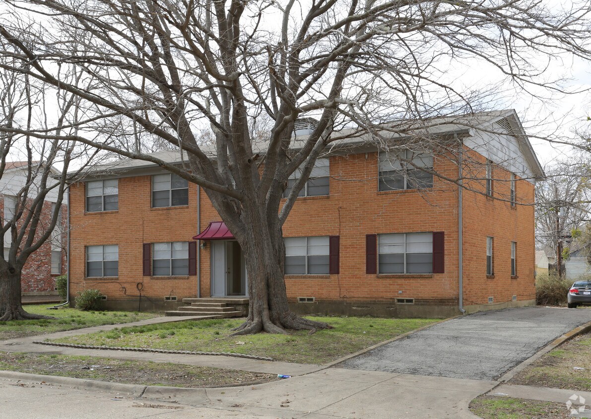 Building Photo - 2713-2717 Patricia