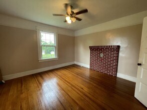 Building Photo - 169 Crescent Ln