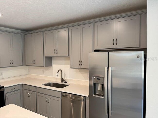 Foto del edificio - 3035 Jessamine Dr