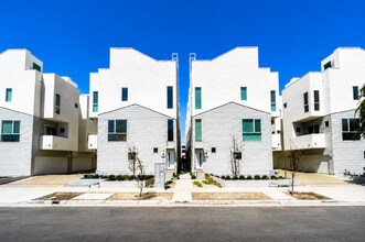Building Photo - 10917 1/2 Otsego St