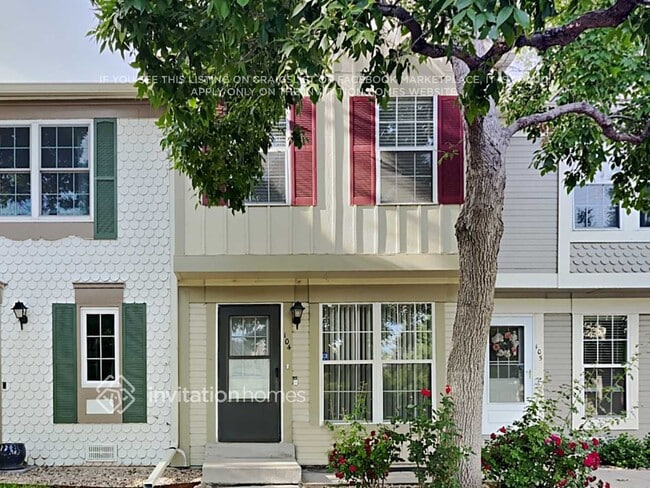 Building Photo - 1811 S Quebec Way