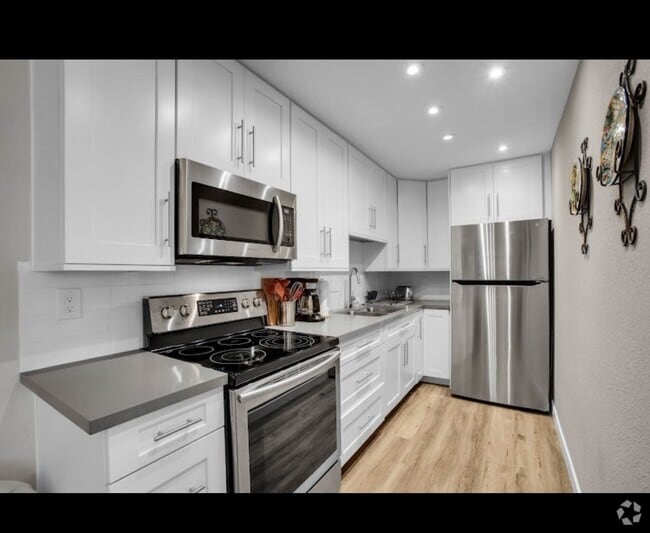 Building Photo - 2810 N Arcadia Ct