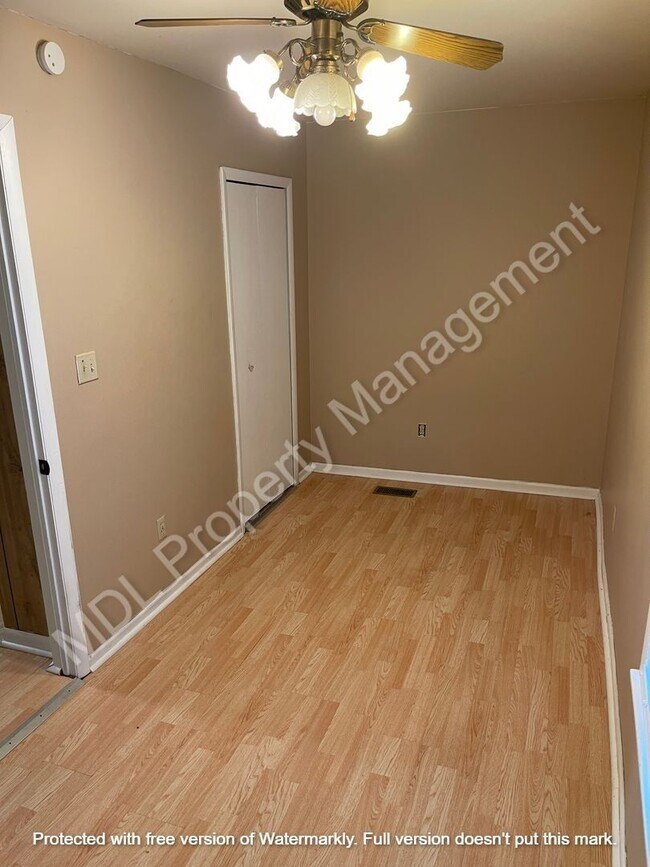 Building Photo - 2 Bedroom, 1 Bathroom Home in Bay City