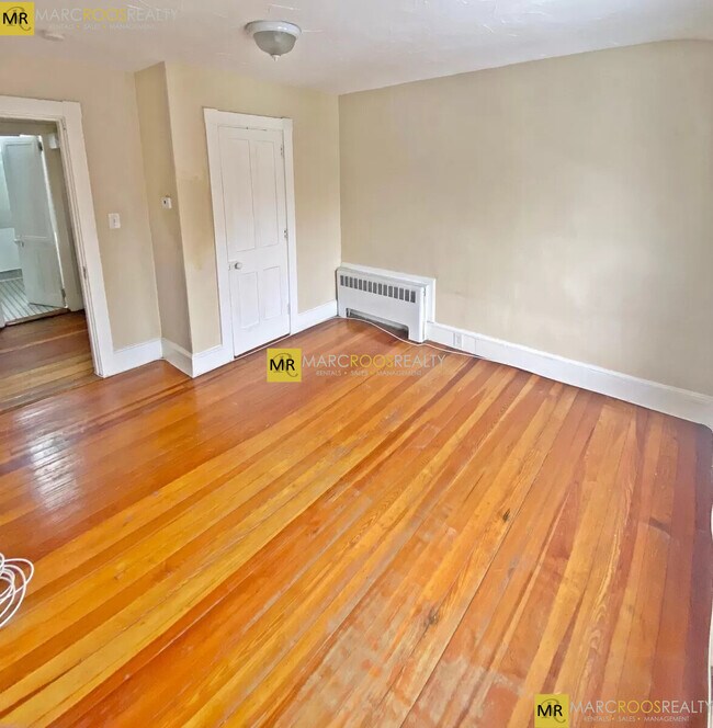 Building Photo - 28 Richardson St