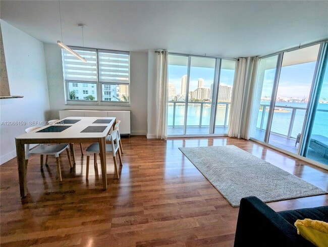 Building Photo - 1155 Brickell Bay Dr