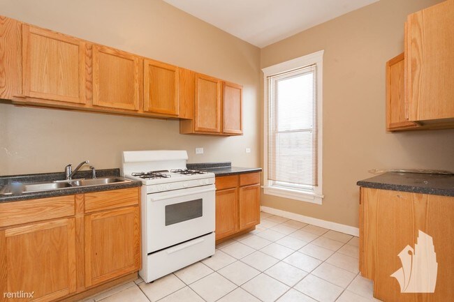 Foto del edificio - 3132 W Warren Blvd