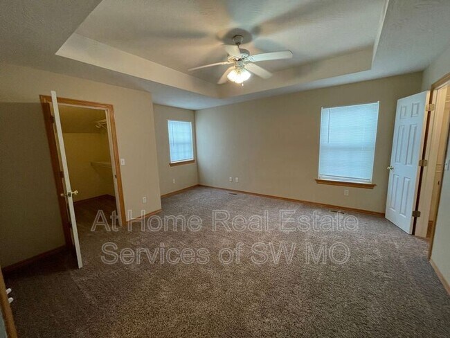 Building Photo - 3031 N Fremont Ave