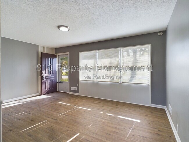 Foto del edificio - 10800 Blue Ridge Blvd