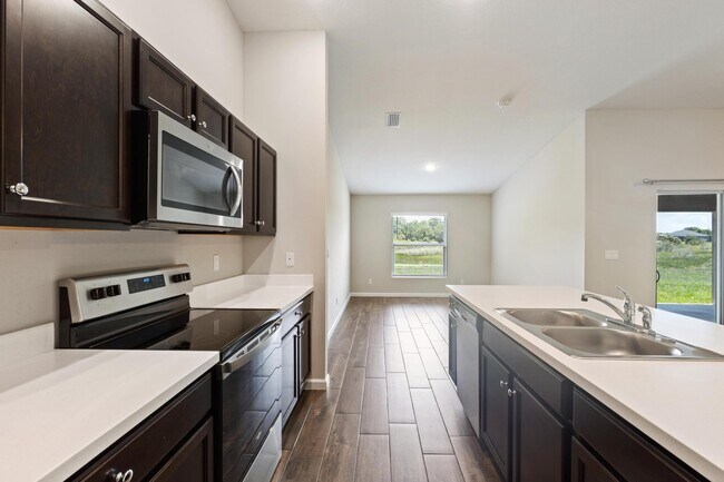 Foto del edificio - 6044 NW Wolverine Rd