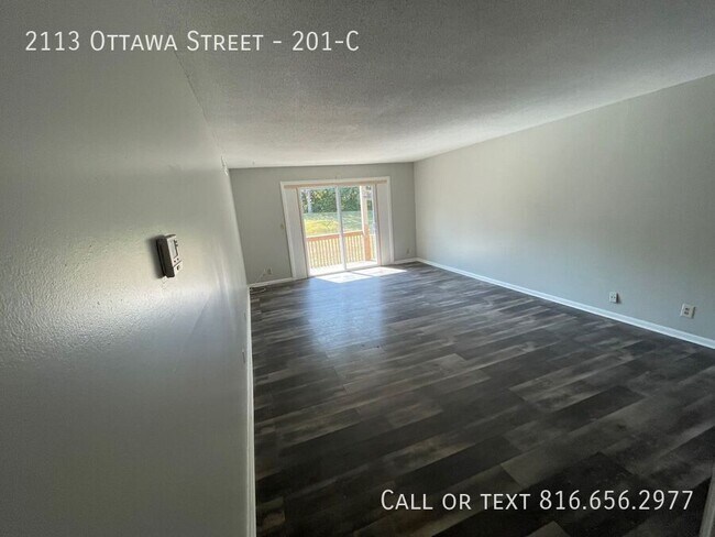 Building Photo - 2113 Ottawa St