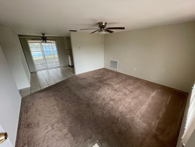 Building Photo - 2/1 in Port Richey