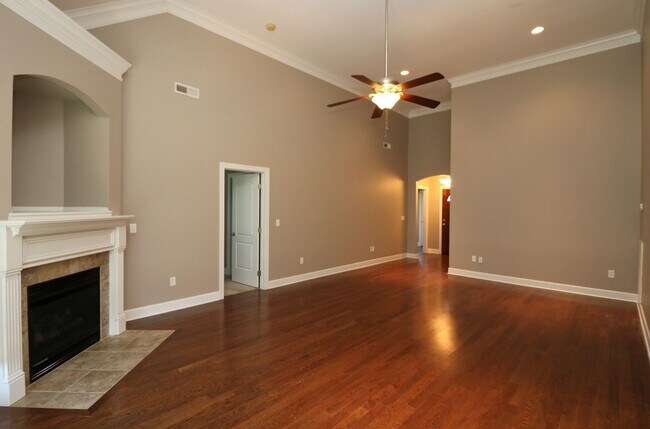 Foto del edificio - GREAT RENTAL IN FOX HOLLOW SUBDIVISION!