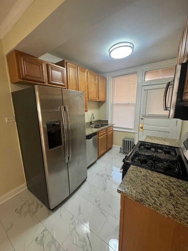 Primary Photo - 6214 N Mozart St