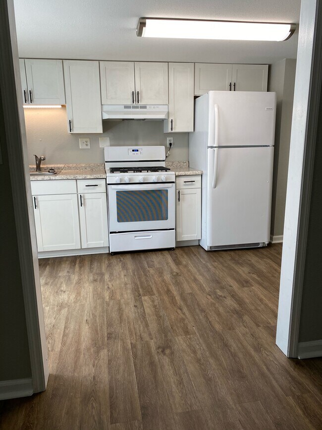 Building Photo - 107 Laroque Ln