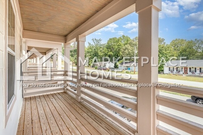 Foto del edificio - 2437 Bell St Unt 111