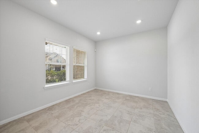 Building Photo - 6083 Pearland Pl