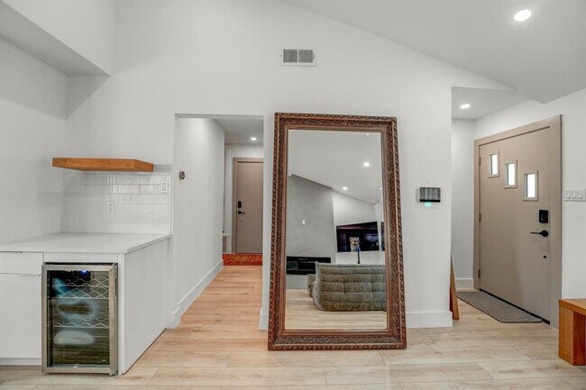 Foto del edificio - 3217 Oak Alley