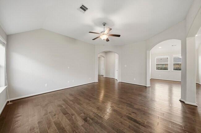 Foto del edificio - 217 Brookwood Park Ln