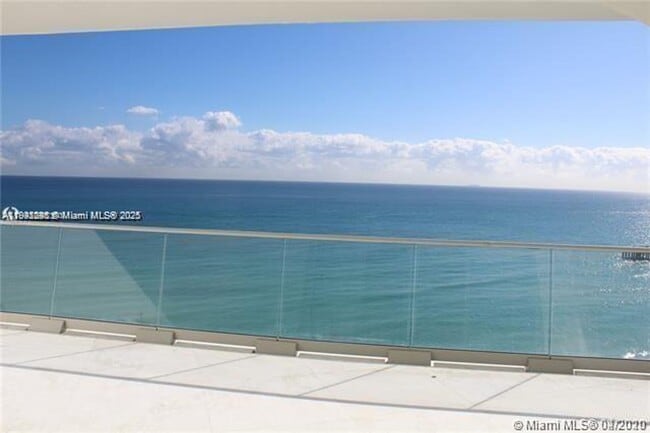 Building Photo - 16901 Collins Ave