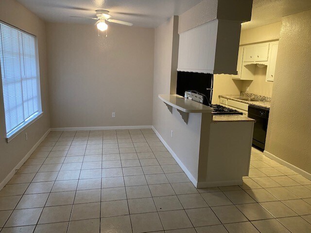 Building Photo - 3206 Lobit Dr