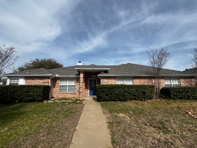 Building Photo - 701 Stonebrooke Dr