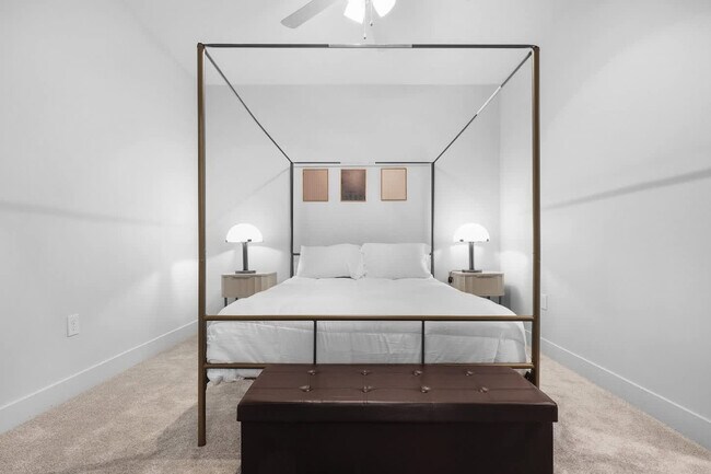 Building Photo - 8506 Westfield Blvd