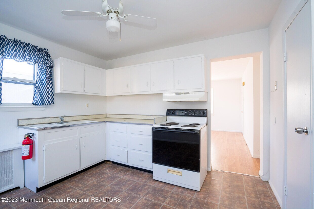 Foto principal - 1111 6th Ave