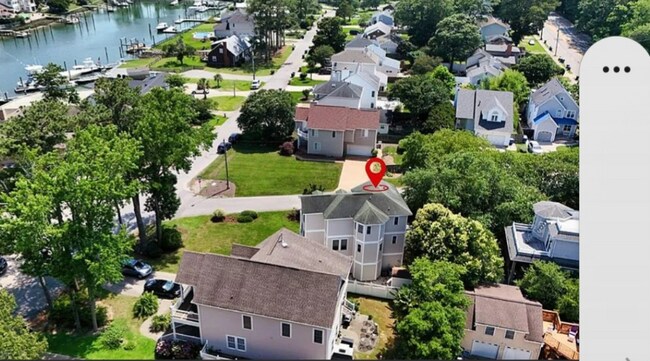 Building Photo - 401 grace St