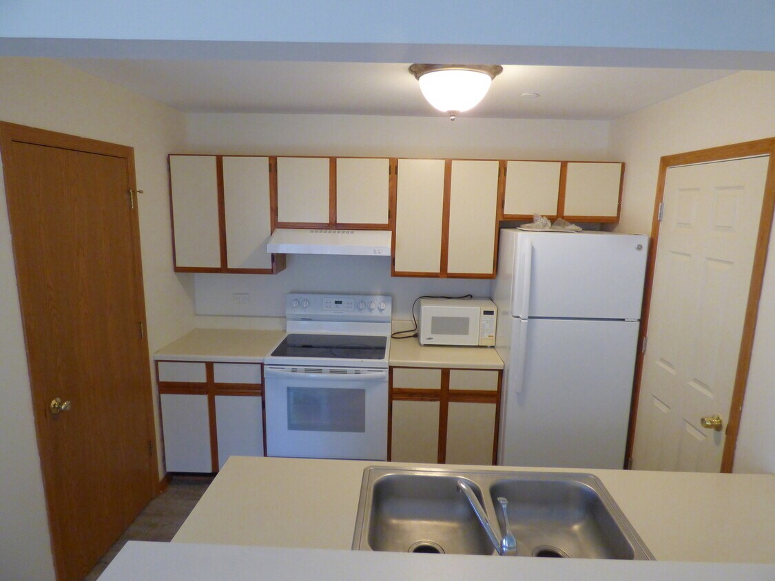 Primary Photo - 1351 Cunat Ct